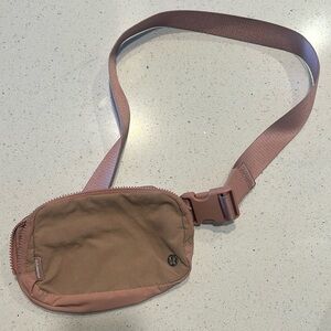 Lululemon two tone everywhere belt bag!